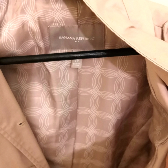 Banana Republic classic trench coat - Picture 3 of 4